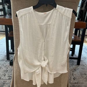 White free people sleeveless tank light and airy so pretty